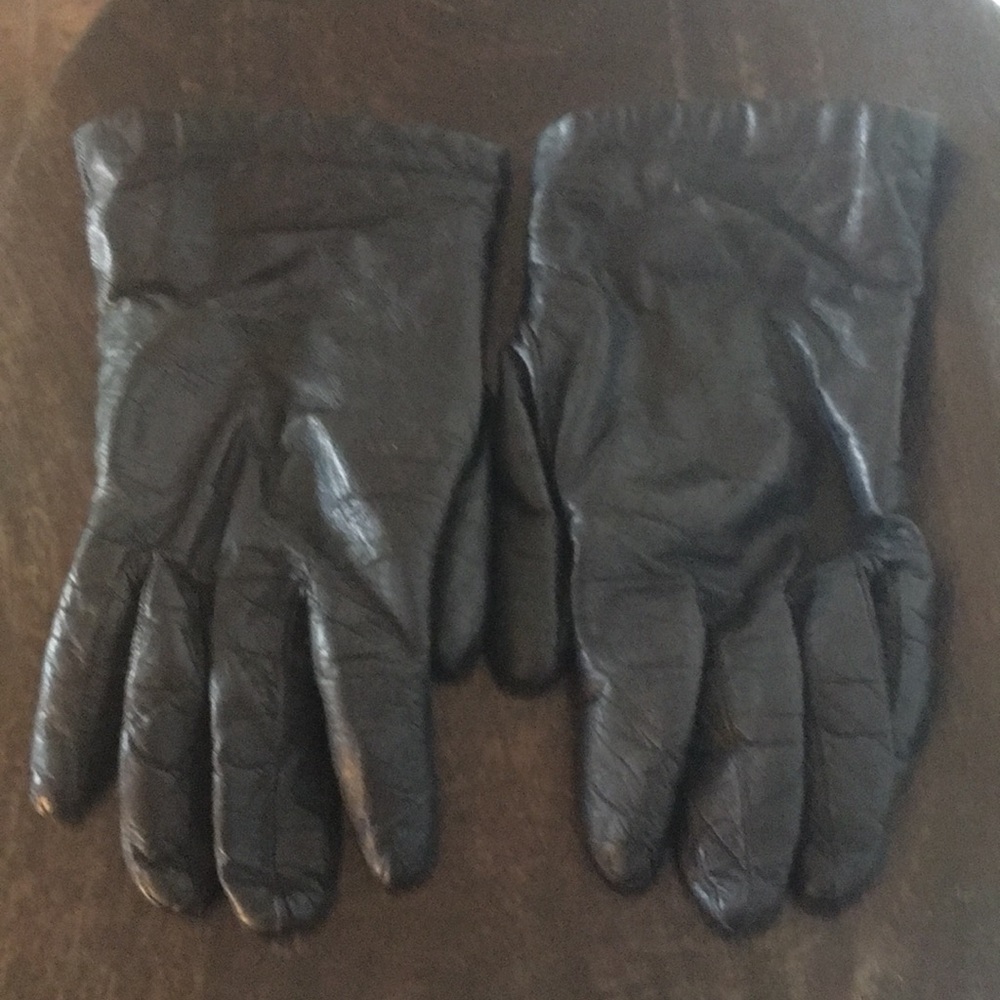 Leather Gloves with 100% Cashmere Lining